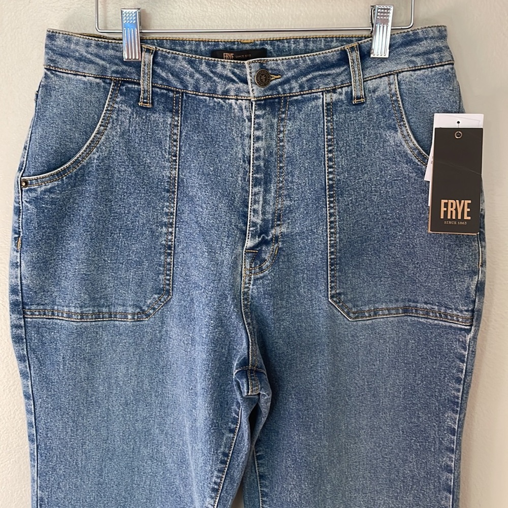 NWT FRYE Vintage Wash Jeans. Size 30 - Picture 2 of 11